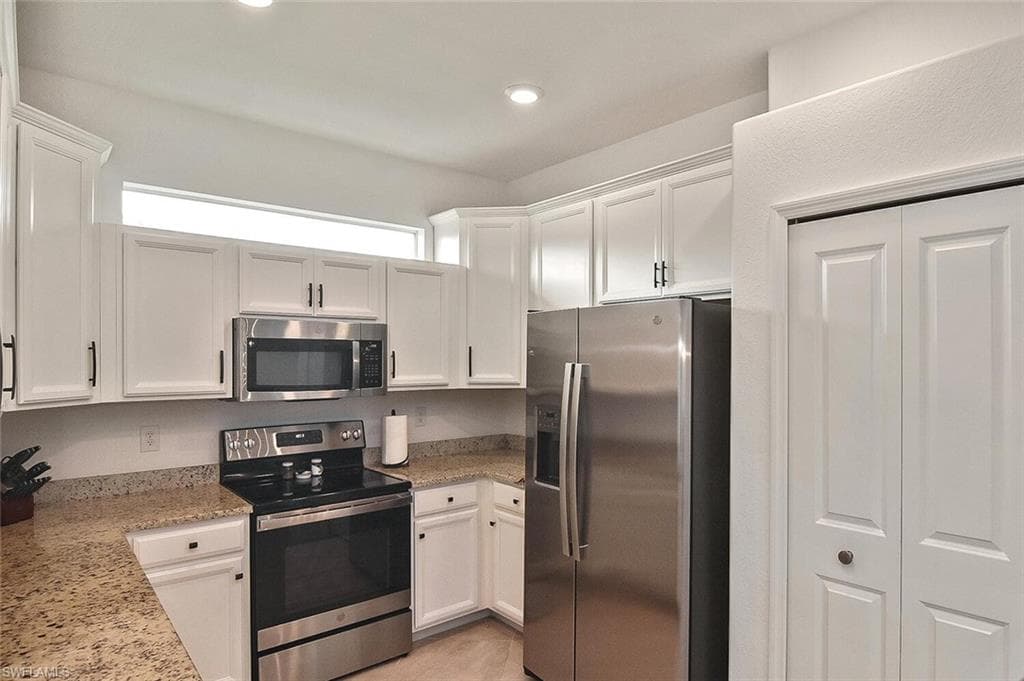 1661 Alameda Dr, Naples, FL 34120-14