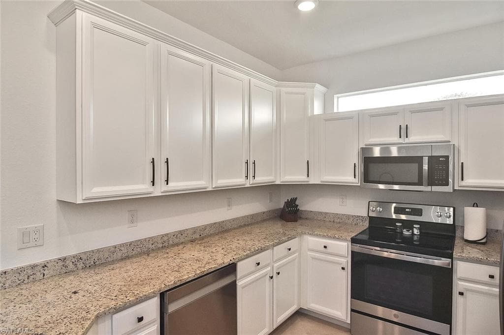 1661 Alameda Dr, Naples, FL 34120-15