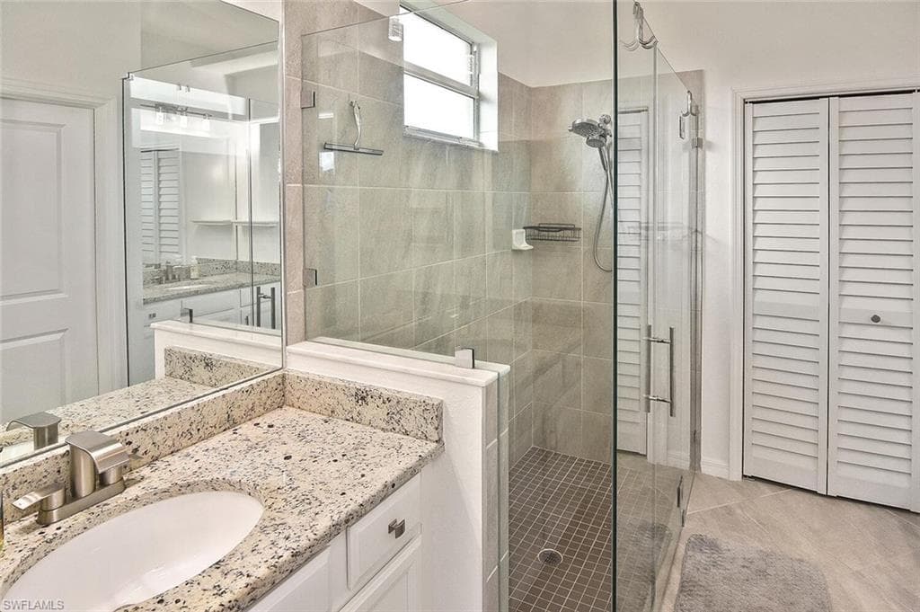 1661 Alameda Dr, Naples, FL 34120-29