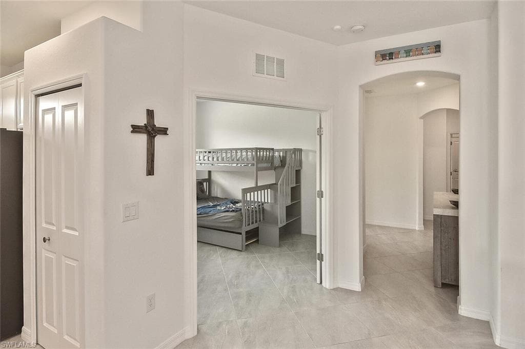 1661 Alameda Dr, Naples, FL 34120-40