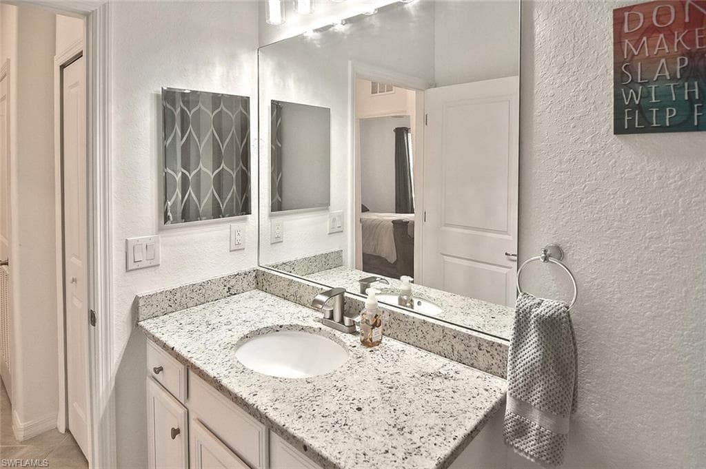 1661 Alameda Dr, Naples, FL 34120-44