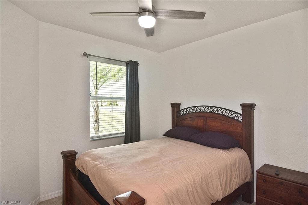 1661 Alameda Dr, Naples, FL 34120-45