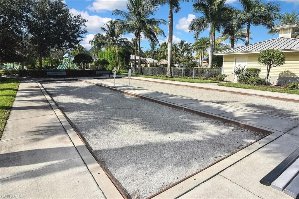 1661 Alameda Dr, Naples, FL 34120-47