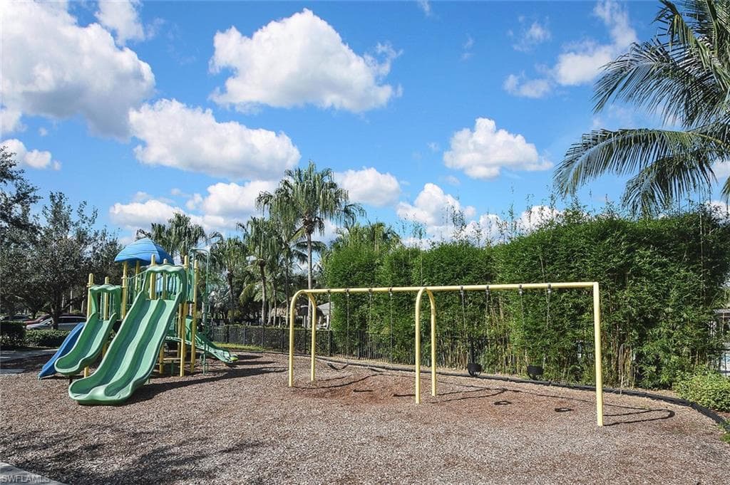 1661 Alameda Dr, Naples, FL 34120-48