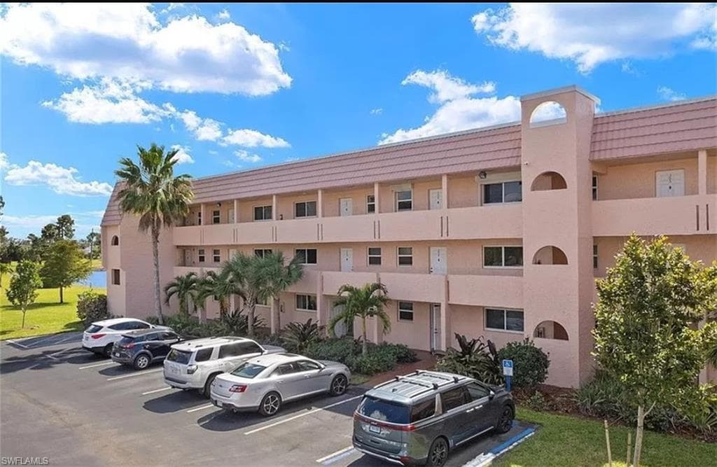 200 Forest Lakes Blvd 204, Naples, FL 34105-31