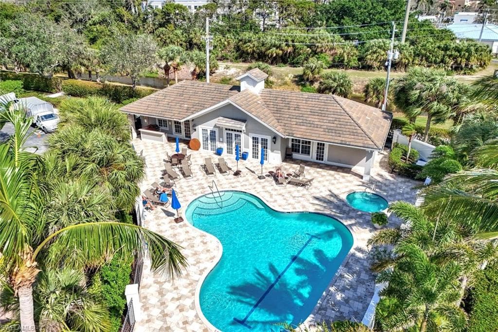 1330 Remington Way 11102, Naples, FL 34110-17