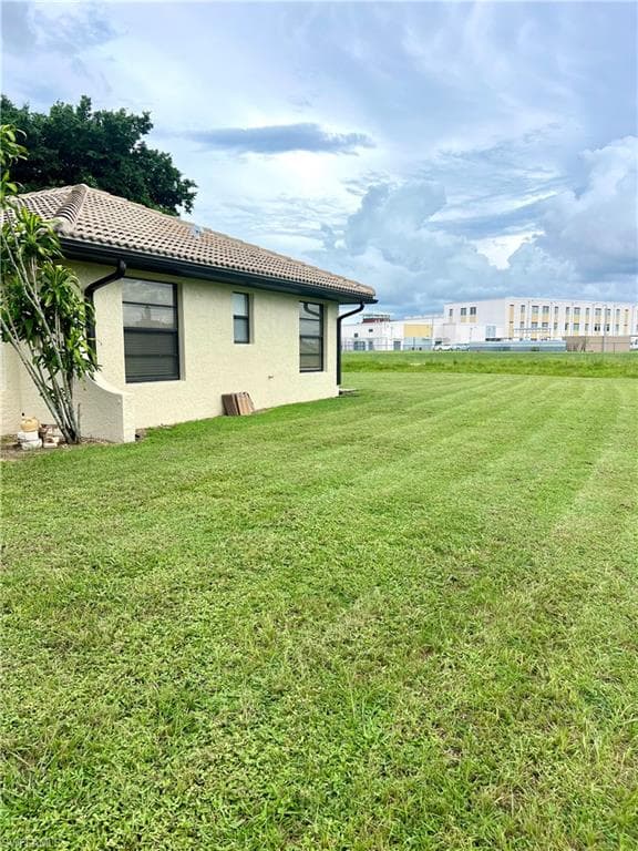 834 Gardenside Ct, Lehigh Acres, FL 33936-7
