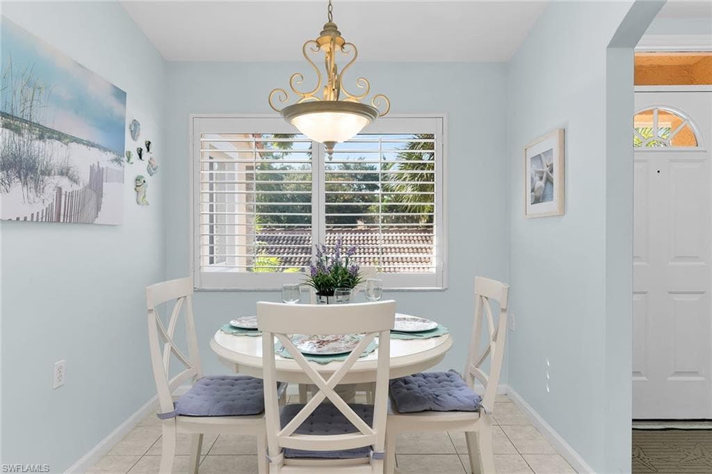 2365 Bayou Ln 7010, Naples, FL 34112-11
