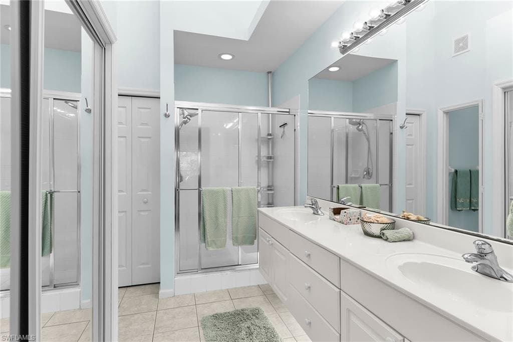 2365 Bayou Ln 7010, Naples, FL 34112-23