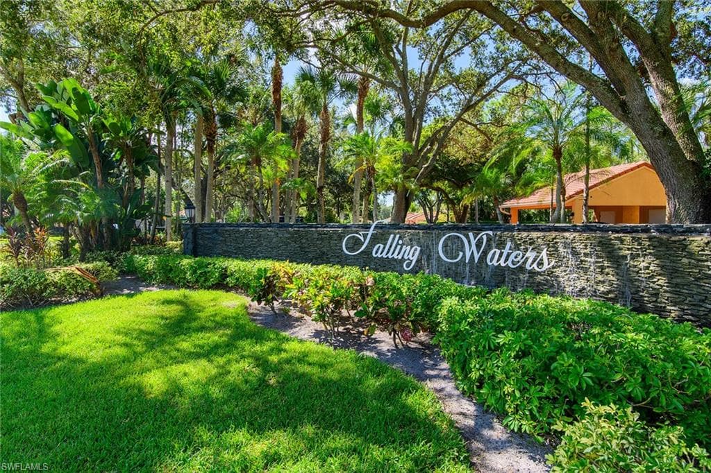 2365 Bayou Ln 7010, Naples, FL 34112-1