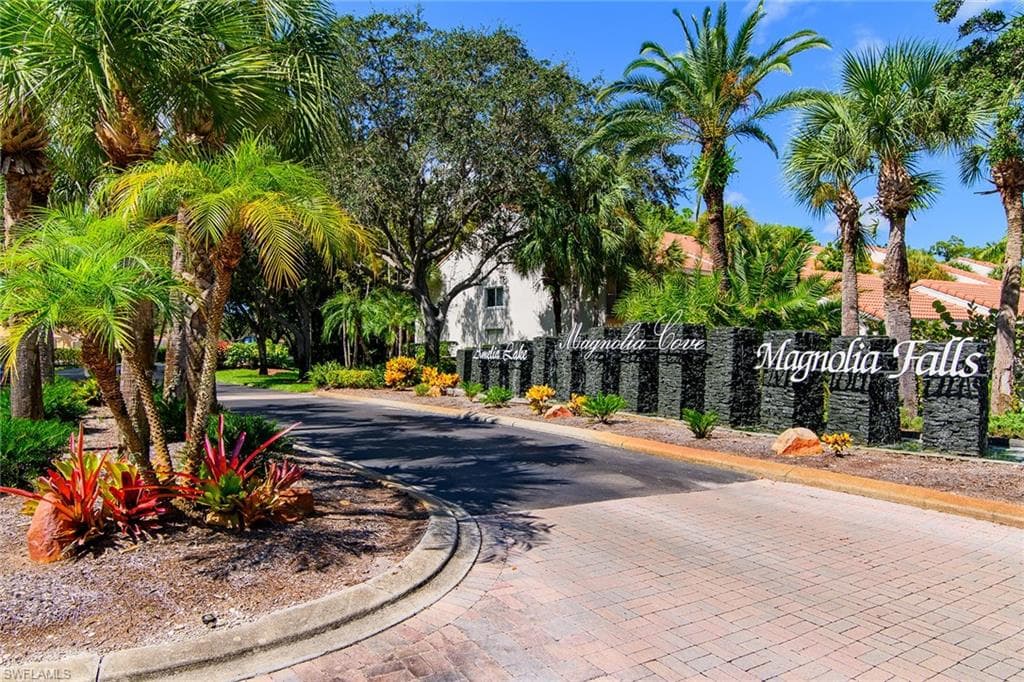 2365 Bayou Ln 7010, Naples, FL 34112-2