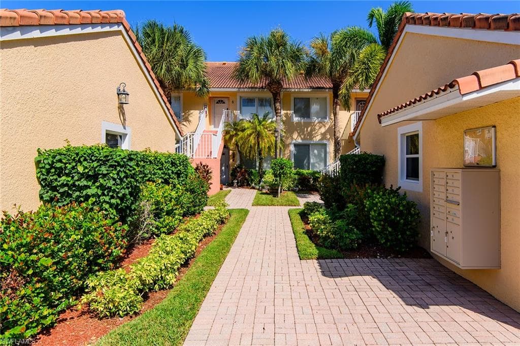 2365 Bayou Ln 7010, Naples, FL 34112-3