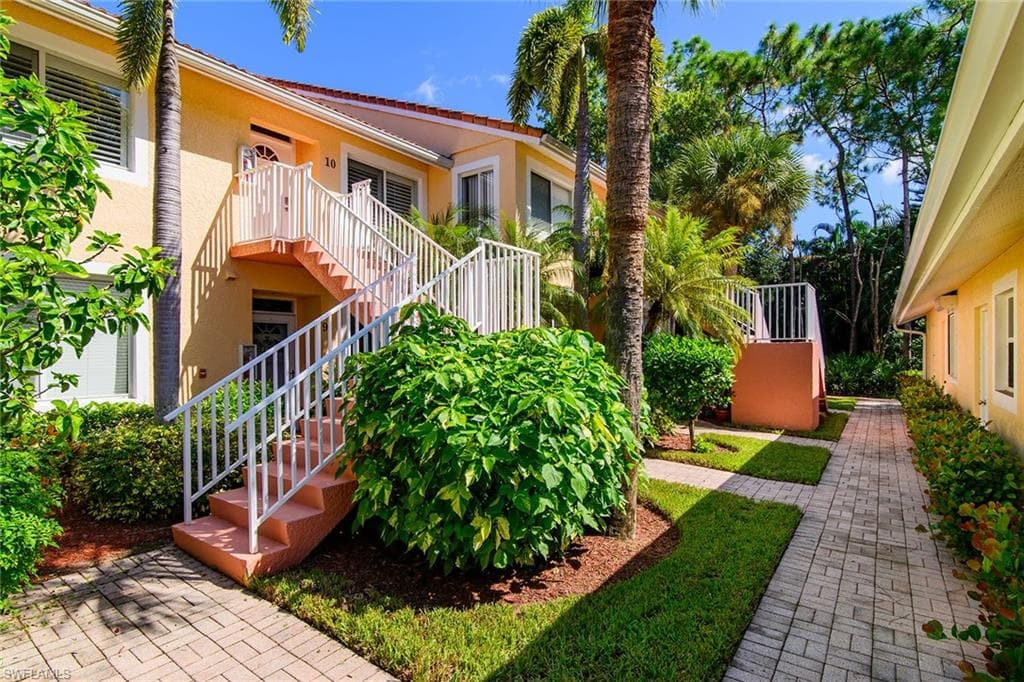 2365 Bayou Ln 7010, Naples, FL 34112-4