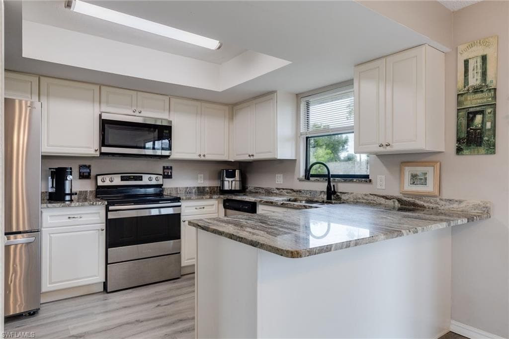 17208 Phlox Dr, Fort Myers, FL 33967-8