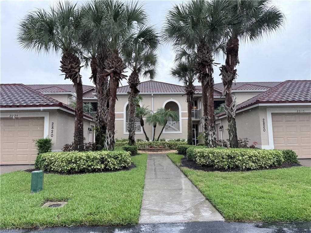 2820 Cypress Trace Cir 2014, Naples, FL 34119-1