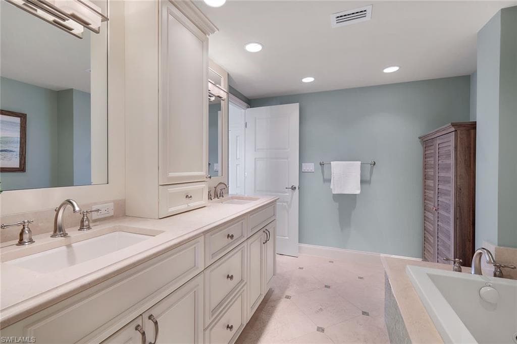 3401 Gulf Shore Blvd N 303, Naples, FL 34103-19