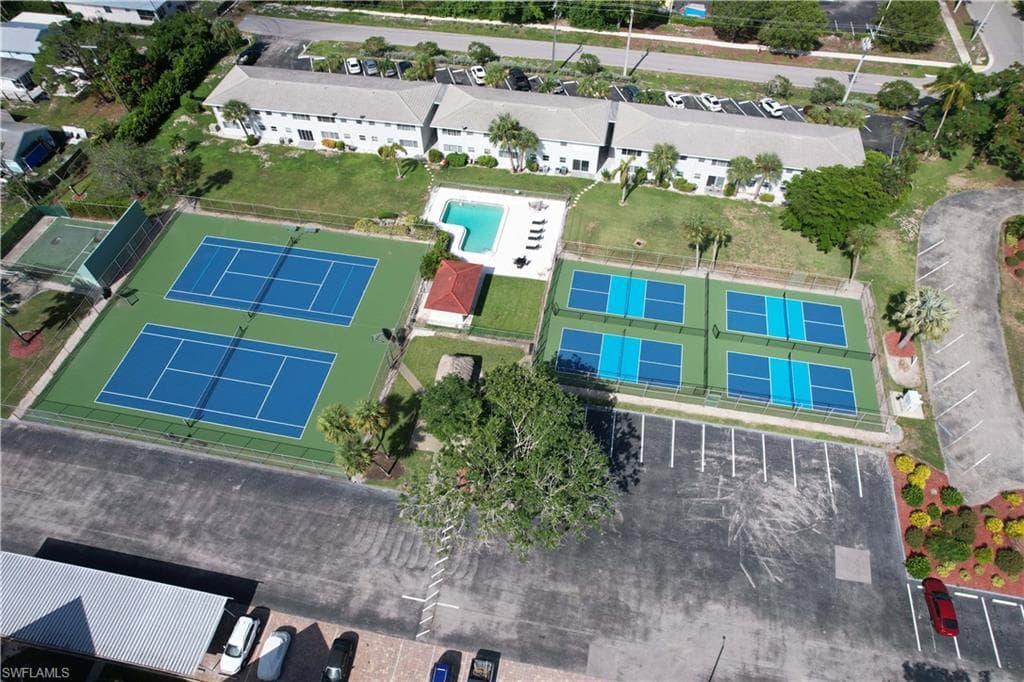 37 High Point Cir E 209, Naples, FL 34103-18