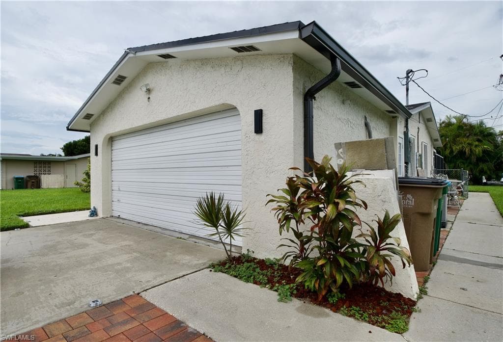 329 47th Ter, Cape Coral, FL 33904-1