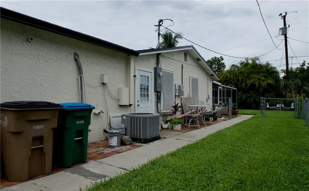 329 47th Ter, Cape Coral, FL 33904-4