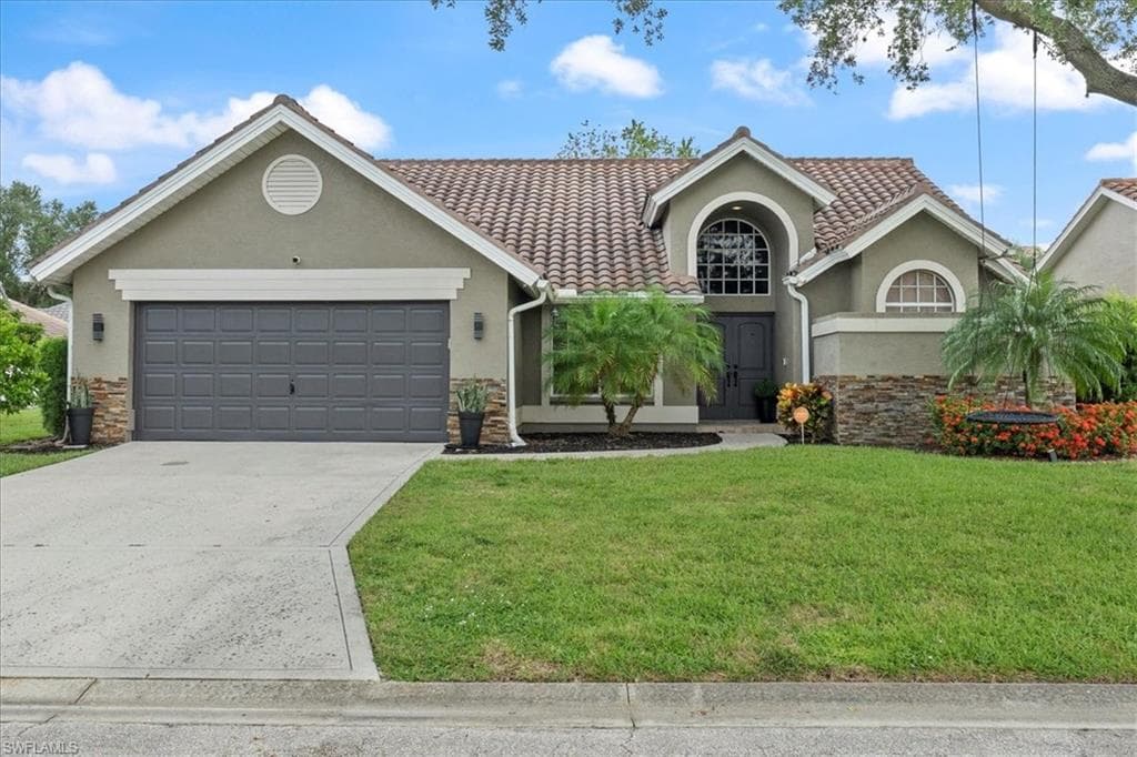 12596 Shannondale Dr, Fort Myers, FL 33913-1
