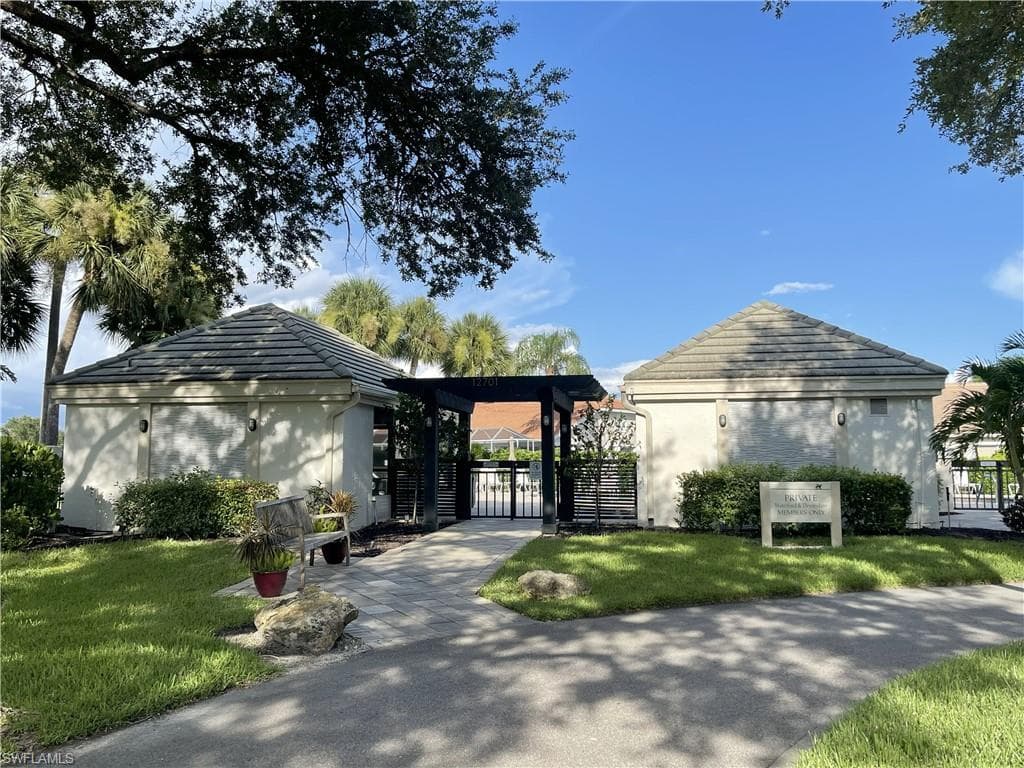 12596 Shannondale Dr, Fort Myers, FL 33913-38