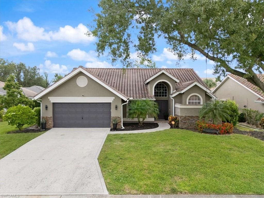 12596 Shannondale Dr, Fort Myers, FL 33913-40