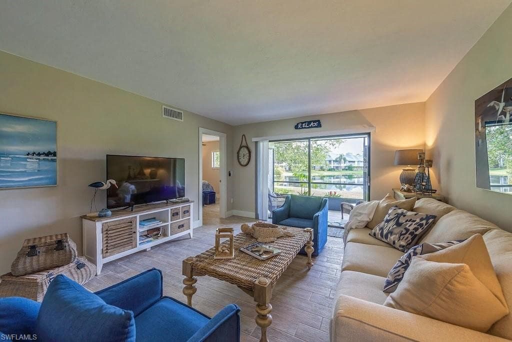 900 Misty Pines Cir 2c, Naples, FL 34105-4