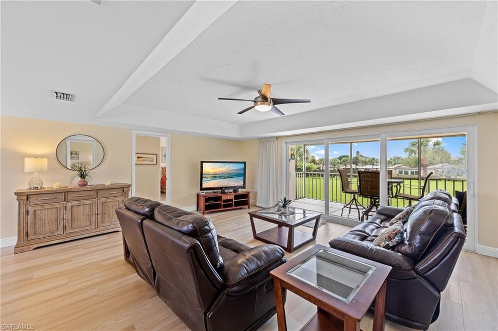 272 Winners Cir 4, Naples, FL 34112-11