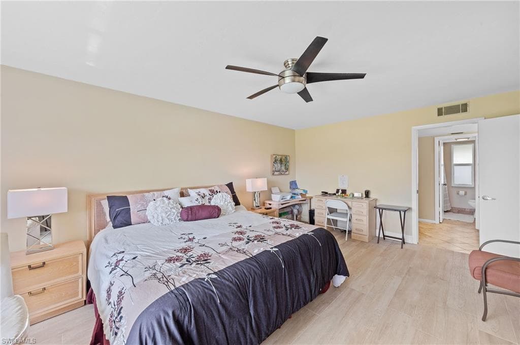 272 Winners Cir 4, Naples, FL 34112-16