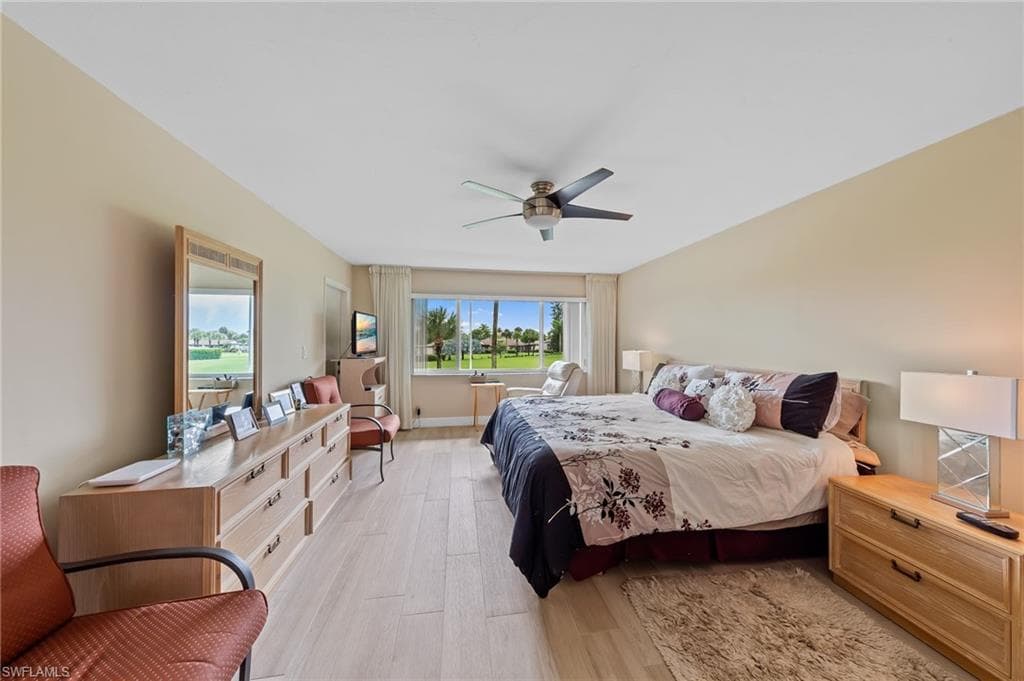 272 Winners Cir 4, Naples, FL 34112-17