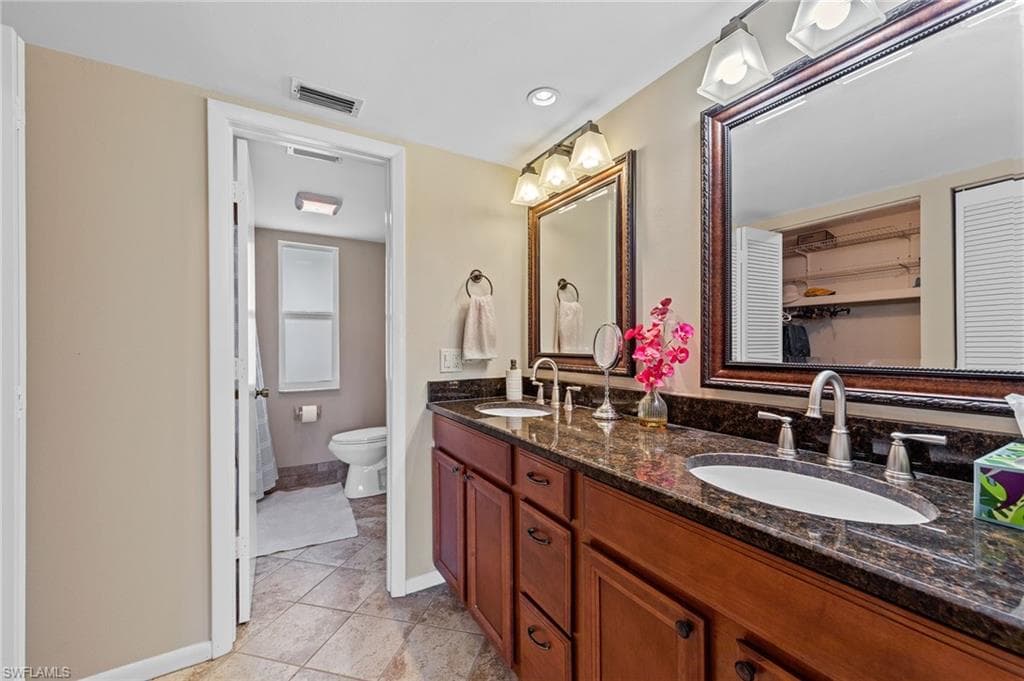 272 Winners Cir 4, Naples, FL 34112-18