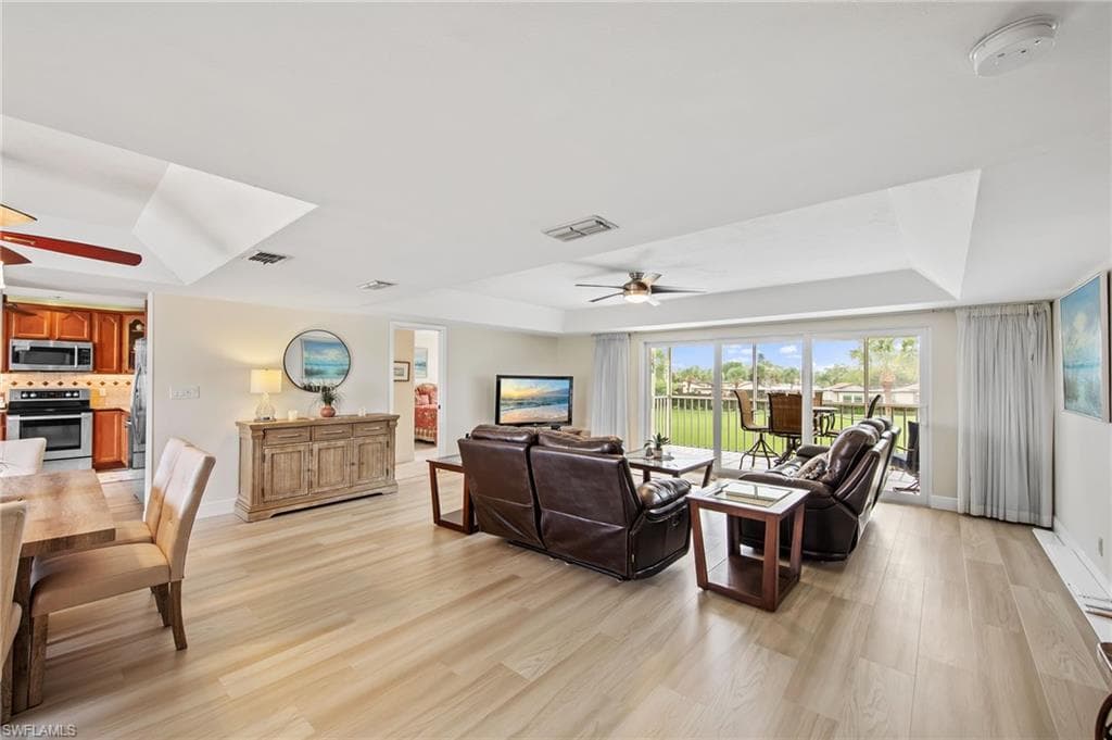 272 Winners Cir 4, Naples, FL 34112-21