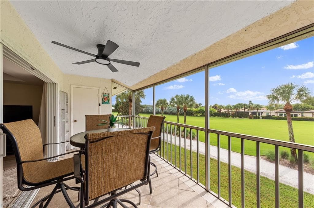 272 Winners Cir 4, Naples, FL 34112-30