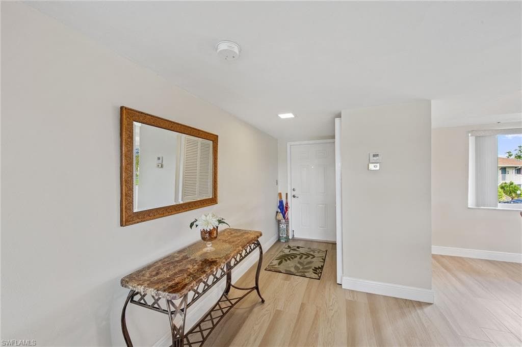 272 Winners Cir 4, Naples, FL 34112-4