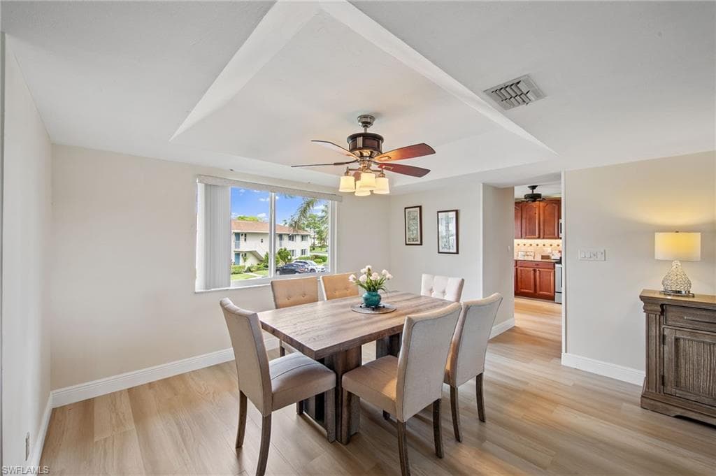 272 Winners Cir 4, Naples, FL 34112-6