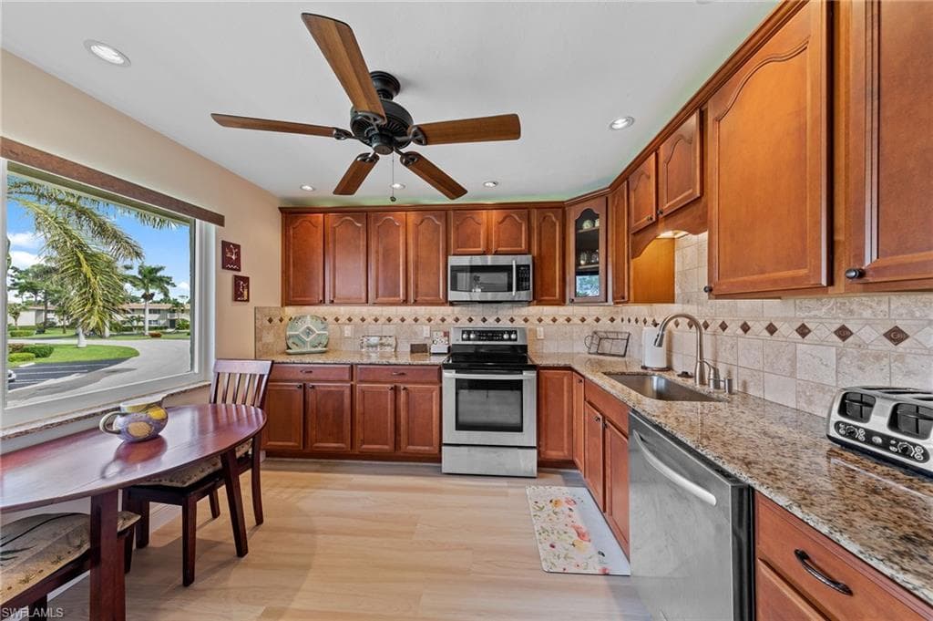 272 Winners Cir 4, Naples, FL 34112-7