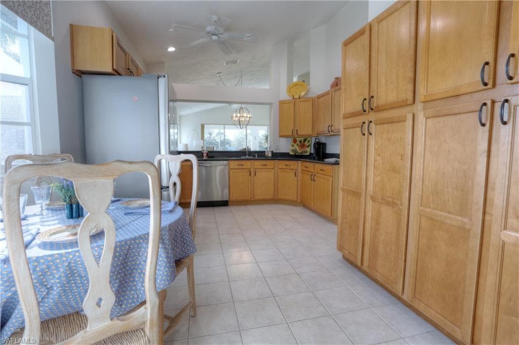 486 Edgemere Way E 2, Naples, FL 34105-15
