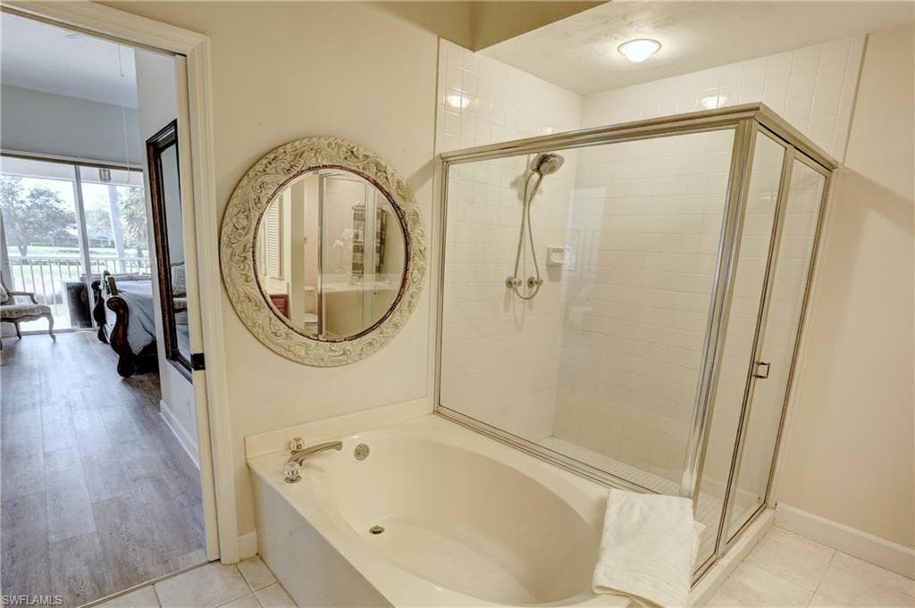 486 Edgemere Way E 2, Naples, FL 34105-20