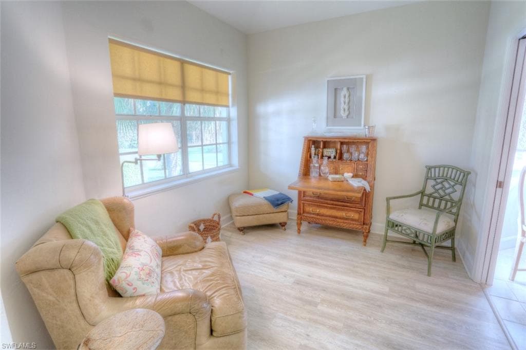 486 Edgemere Way E 2, Naples, FL 34105-23