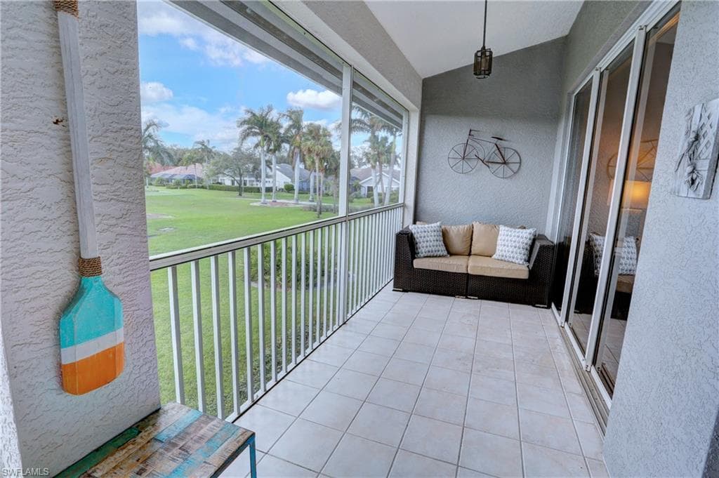486 Edgemere Way E 2, Naples, FL 34105-26
