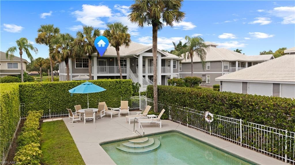 486 Edgemere Way E 2, Naples, FL 34105-2