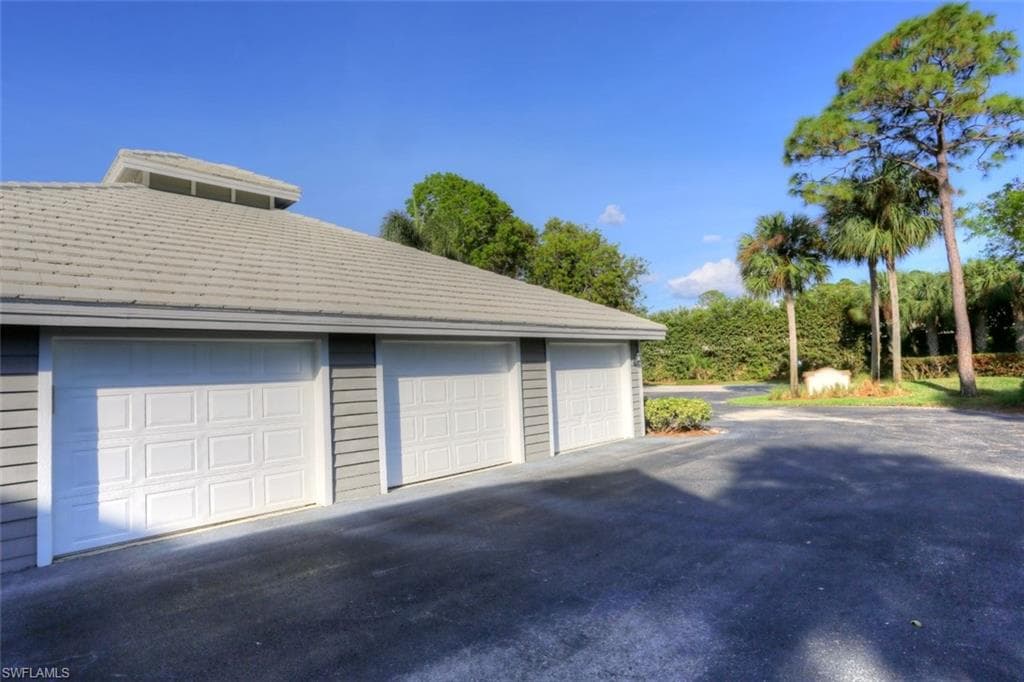 486 Edgemere Way E 2, Naples, FL 34105-31