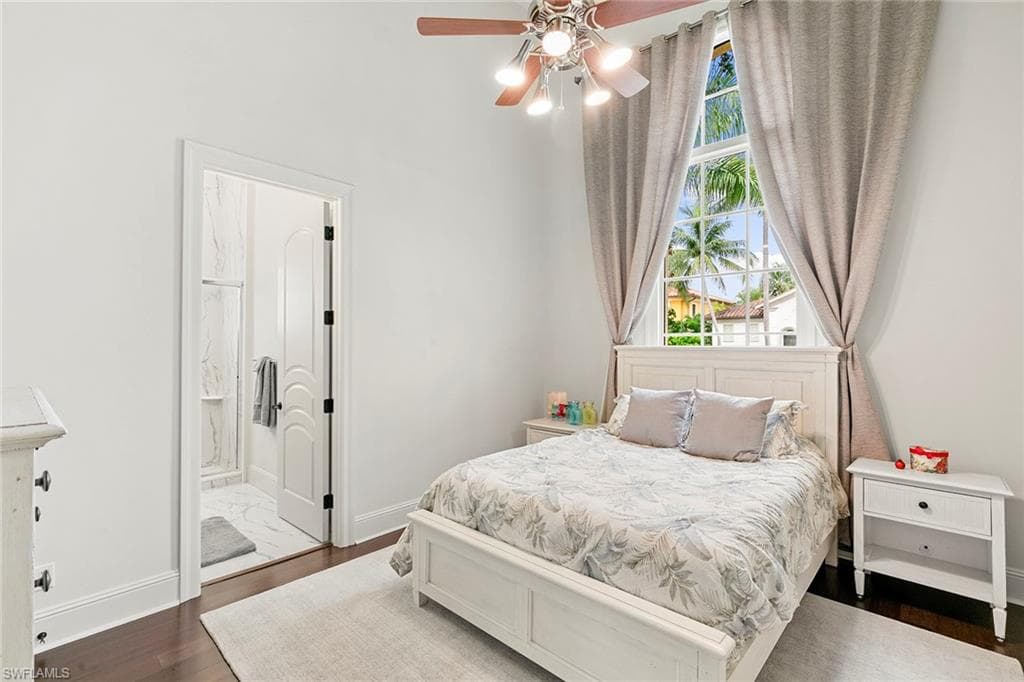 2896 Tiburon Blvd E, Naples, FL 34109-20
