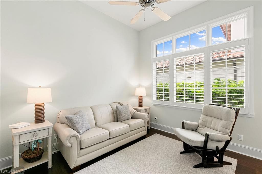 2896 Tiburon Blvd E, Naples, FL 34109-22