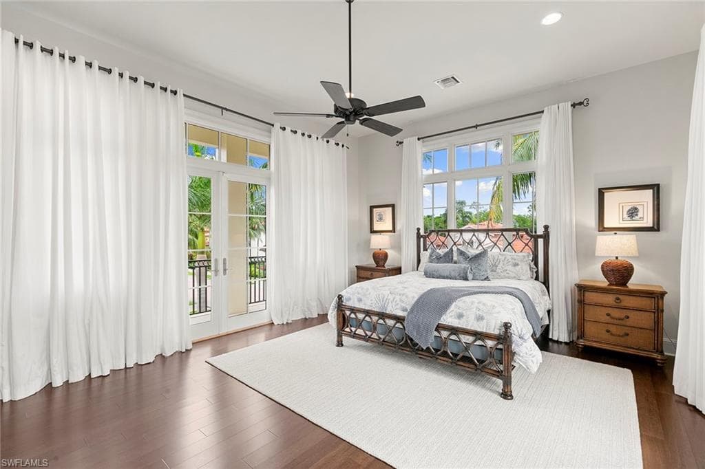 2896 Tiburon Blvd E, Naples, FL 34109-28