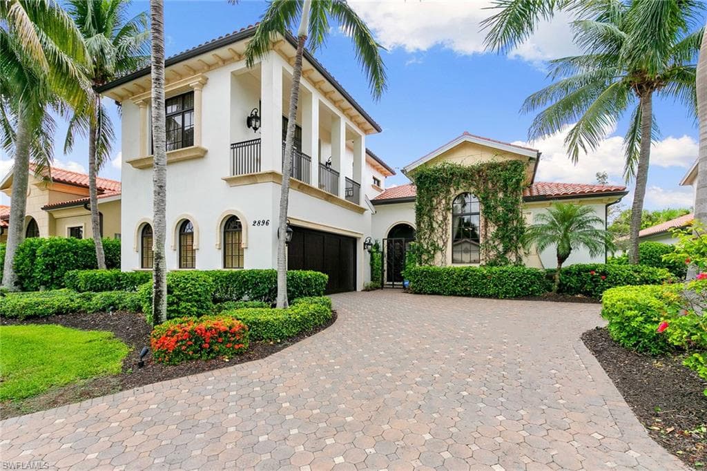 2896 Tiburon Blvd E, Naples, FL 34109-2