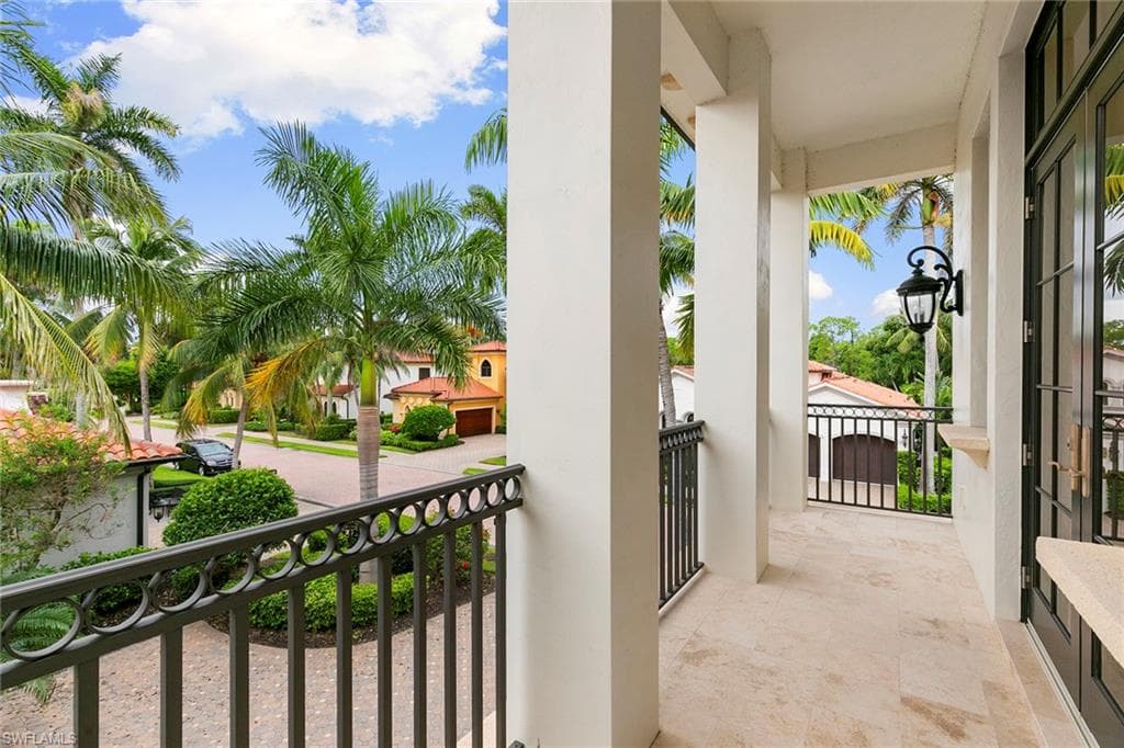 2896 Tiburon Blvd E, Naples, FL 34109-30