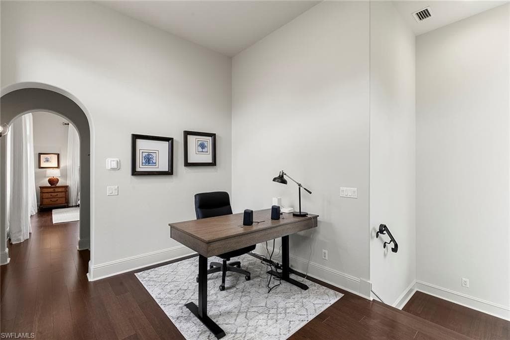 2896 Tiburon Blvd E, Naples, FL 34109-32