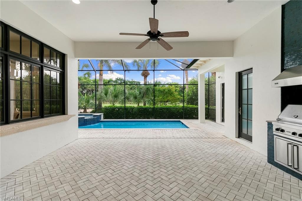 2896 Tiburon Blvd E, Naples, FL 34109-34