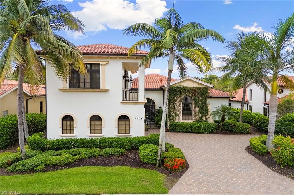 2896 Tiburon Blvd E, Naples, FL 34109-3